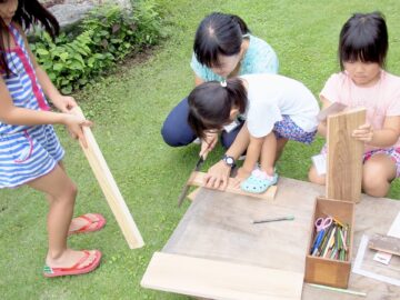 「アトリエkiki」嬉々としてふれあう家族の休日