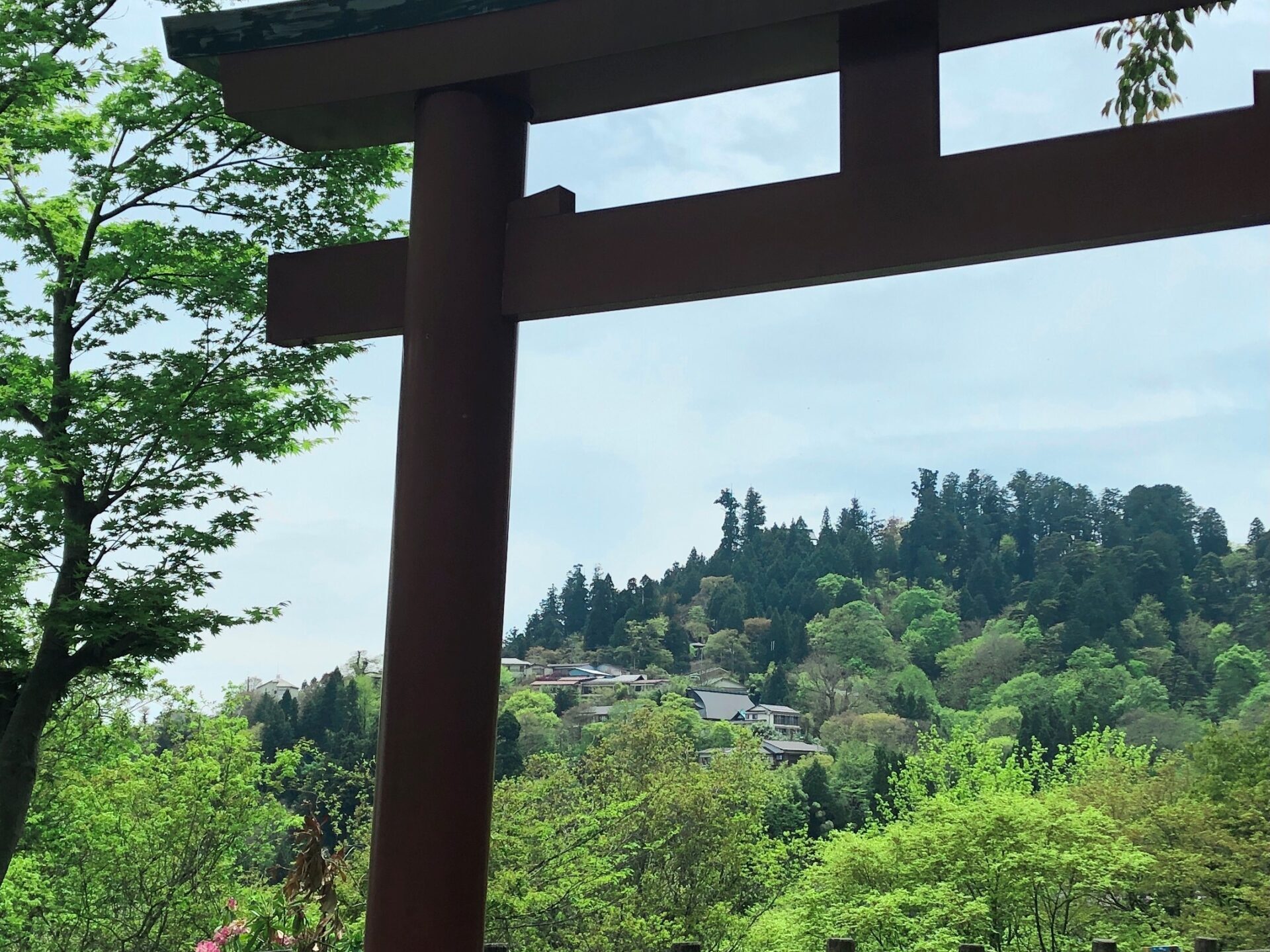 鳥居の先の御師集落