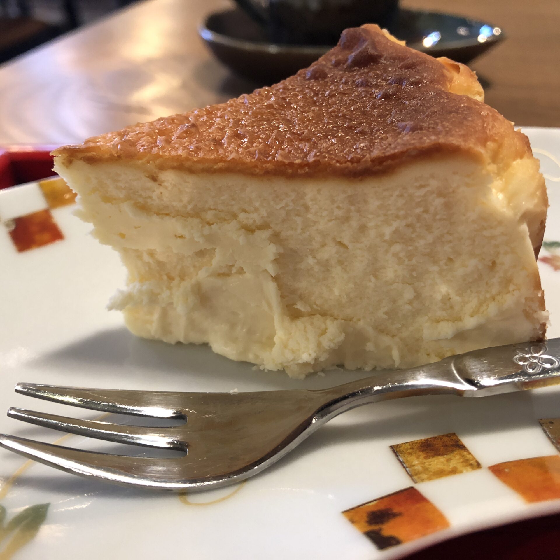 青梅　新町　カフェ　バスクチーズケーキ