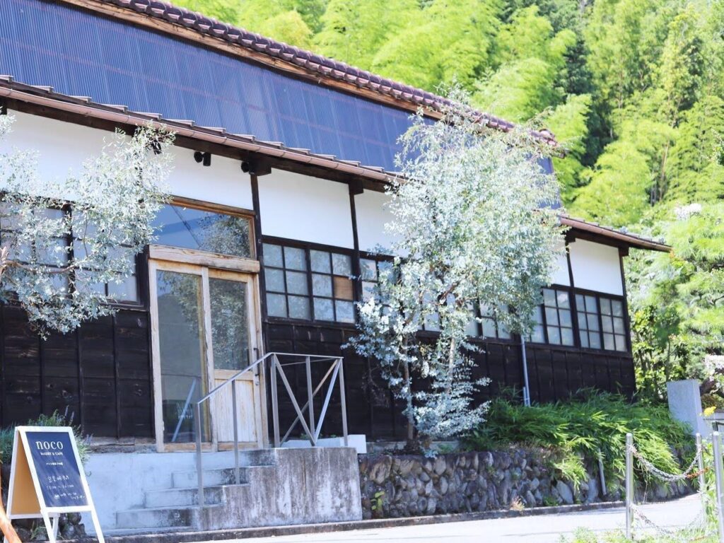 青梅のパン屋noco BAKERY & CAFÉの外観です
