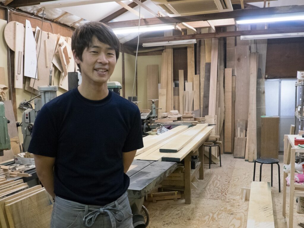 BUTLER furniture&craftの店主の森井さんです