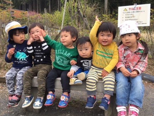 青梅　どろんこの森　園児