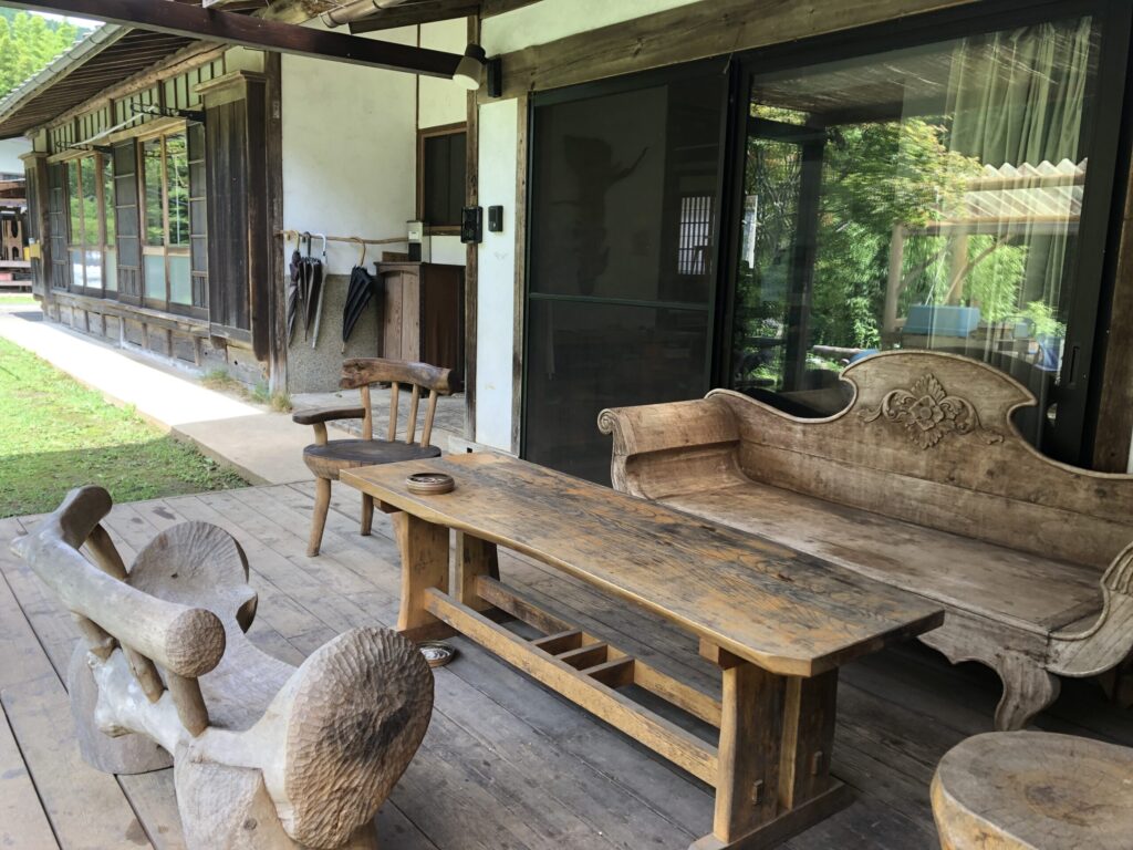 青梅　風土舎ハクナマタタ　木工　椅子