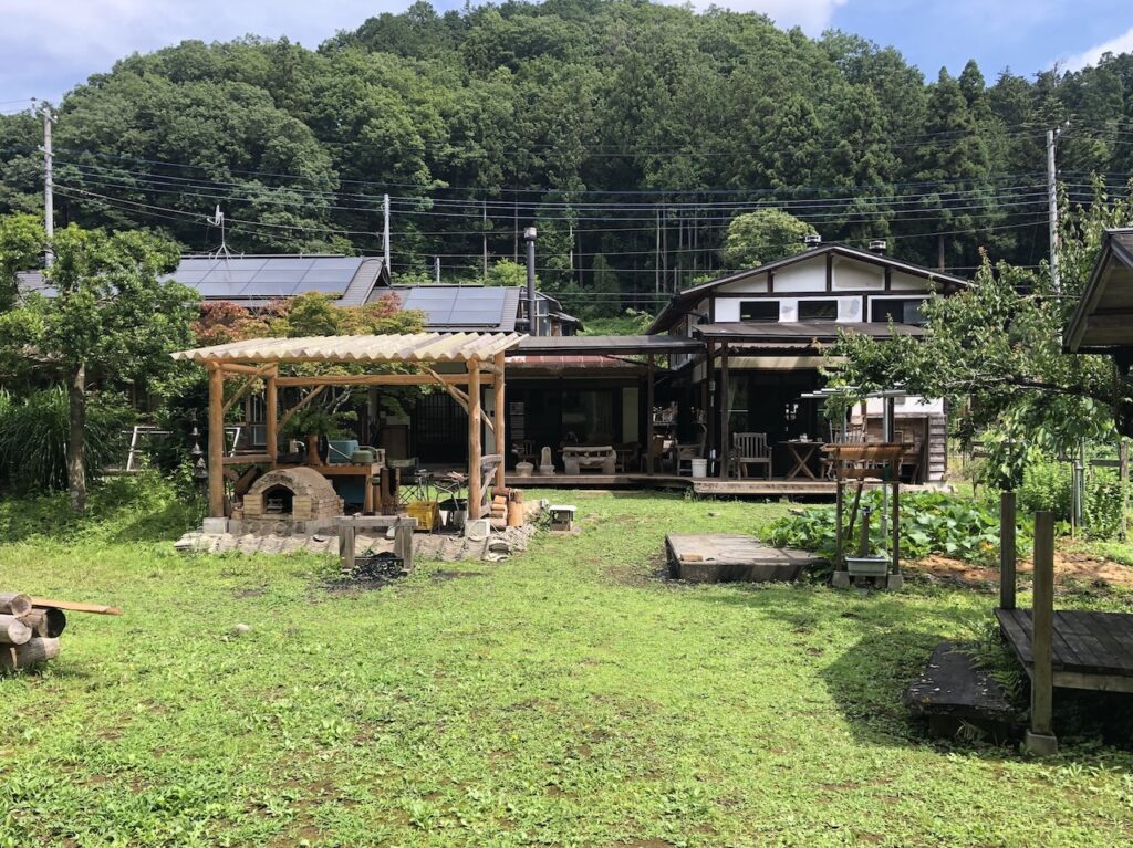 青梅　風土舎ハクナマタタ　外観