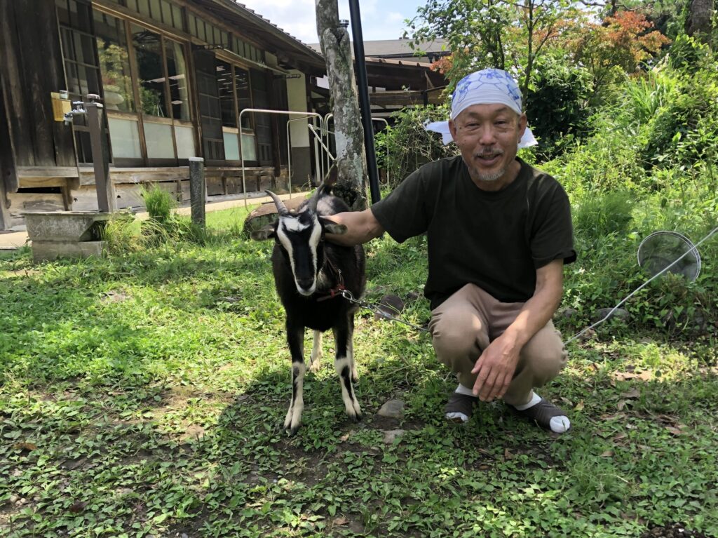 青梅　風土舎ハクナマタタ　オーナー　ヤギ
