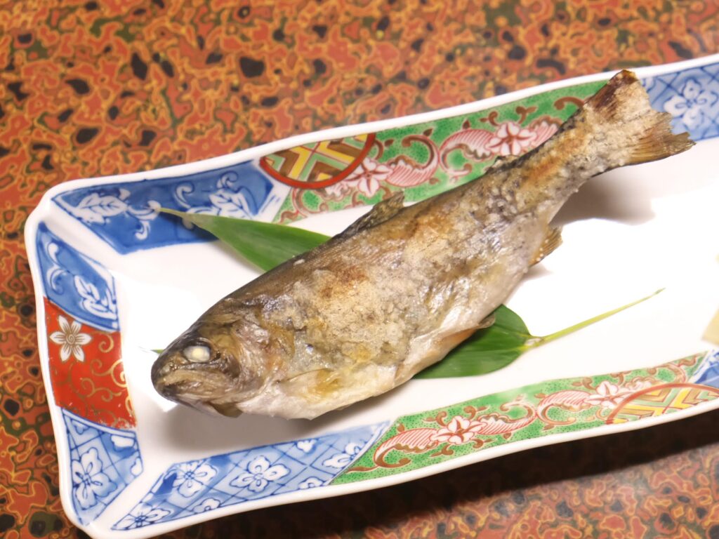 御岳山 静山荘 川魚