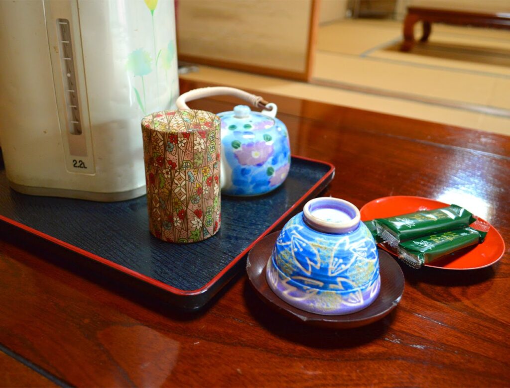 御岳山　片柳荘　お茶　お菓子
