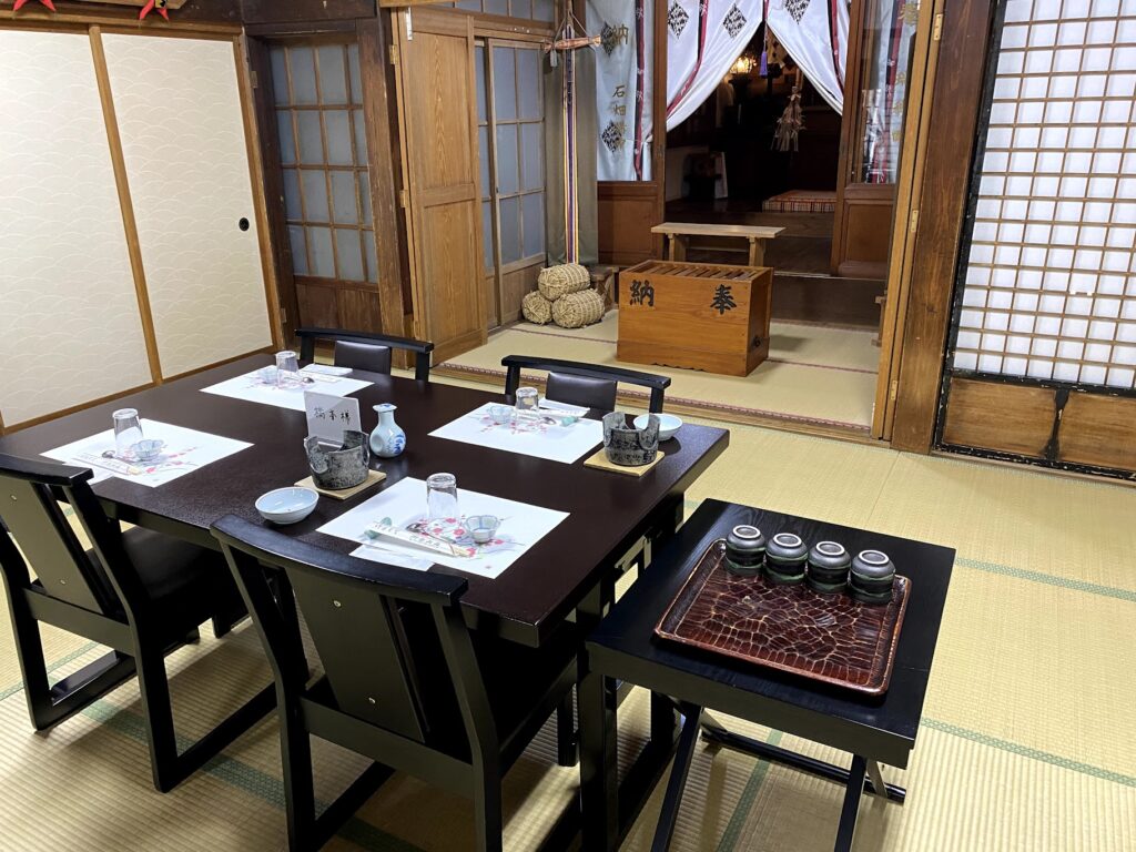 御岳山　御岳山荘　大広間　テーブル