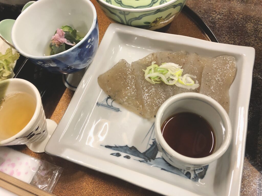 御岳山　南山荘　料理　こんにゃくのお刺身