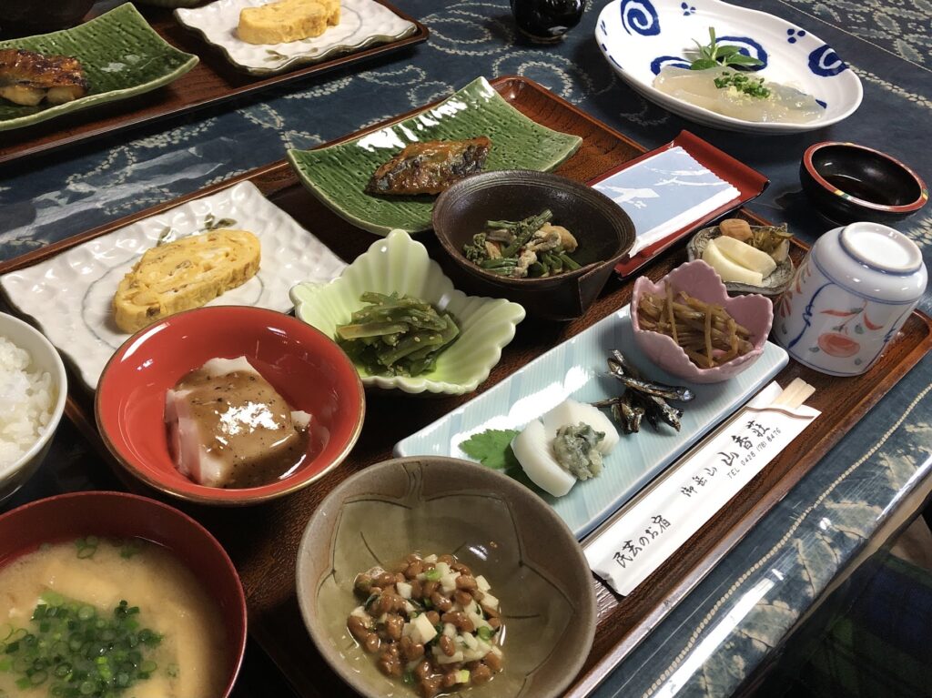 御岳山　山香荘　刺身こんにゃく　朝食