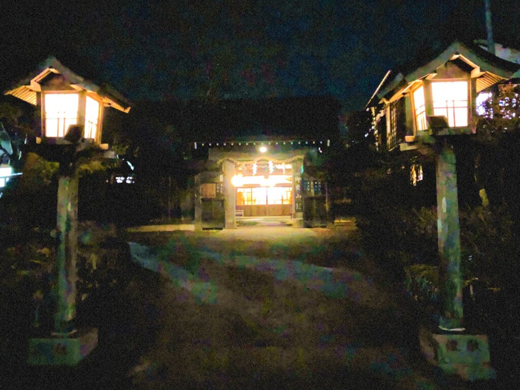 御岳山　御岳山荘　夜の外観