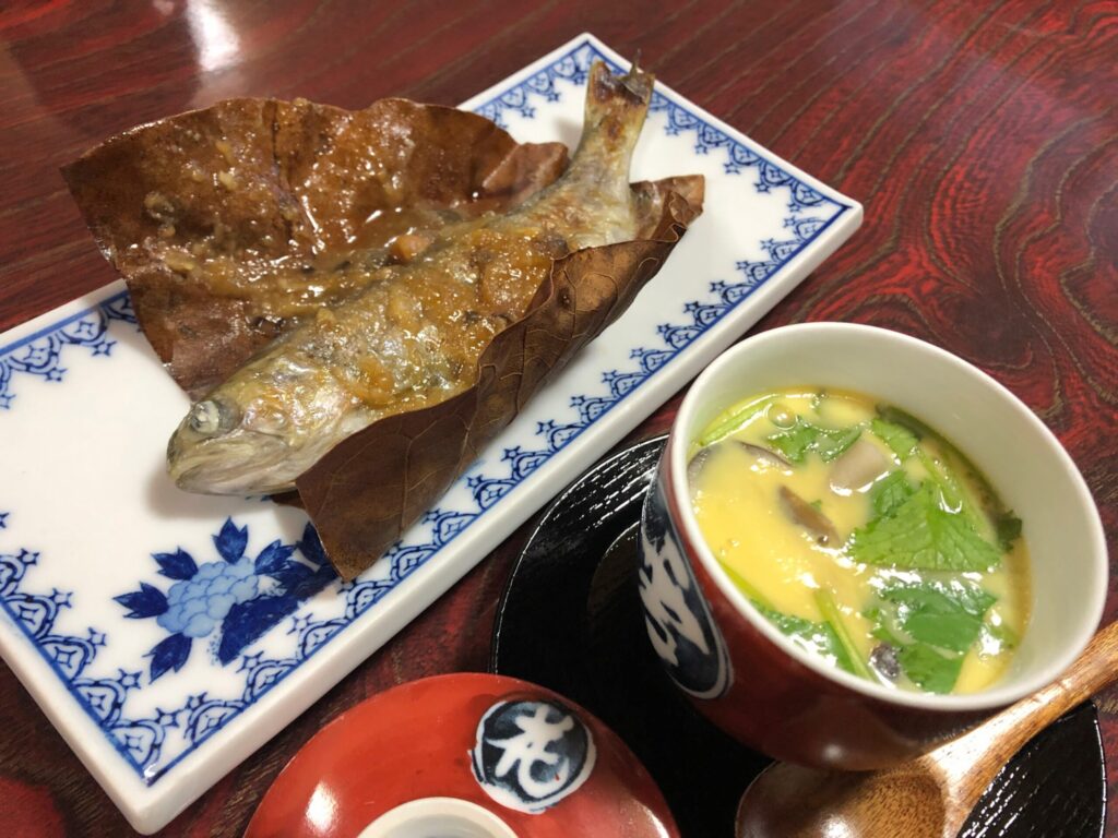 御岳山　能保利　料理　ニジマス