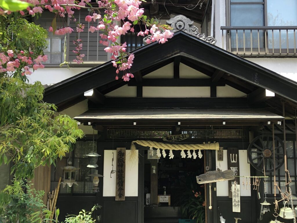 御岳山　山楽荘　玄関