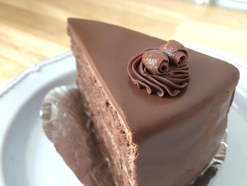 青梅　由香里絵　チョコレートケーキ