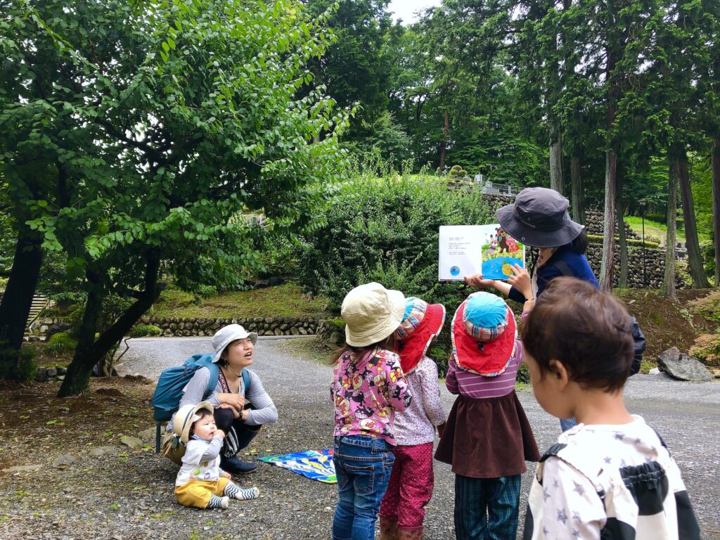 青梅　保育園　かぷかぷ山のようちえん　朝の会