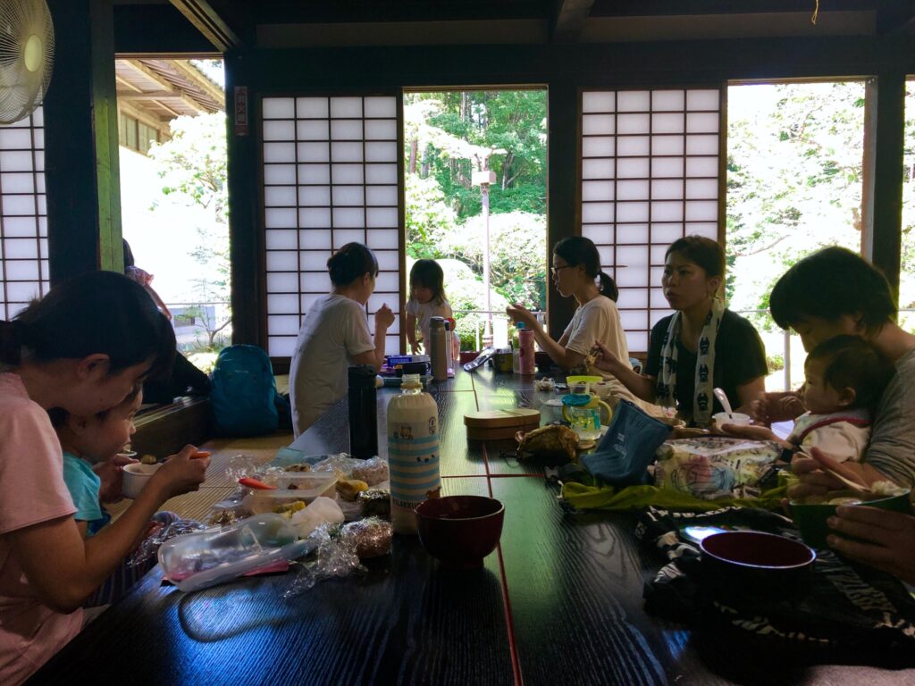 青梅　保育園　かぷかぷ山のようちえん　お弁当