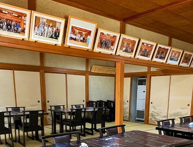 御岳山　片柳荘　大広間　記念写真