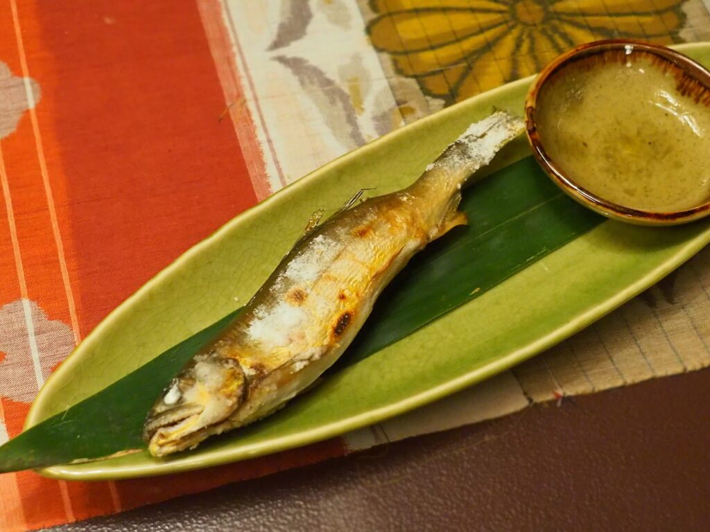 御岳山　山香荘　鮎の塩焼き
