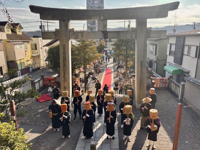 住吉神社本殿に向け献曲