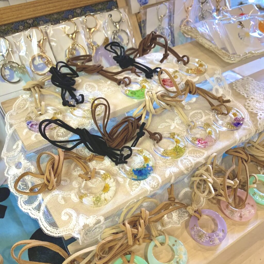 青梅　モノコトマルシェ　レザー　ネックレス
