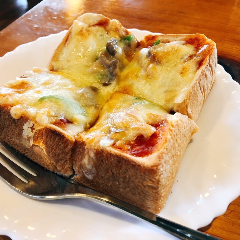 青梅 カフェ ウォールナット ピザトースト