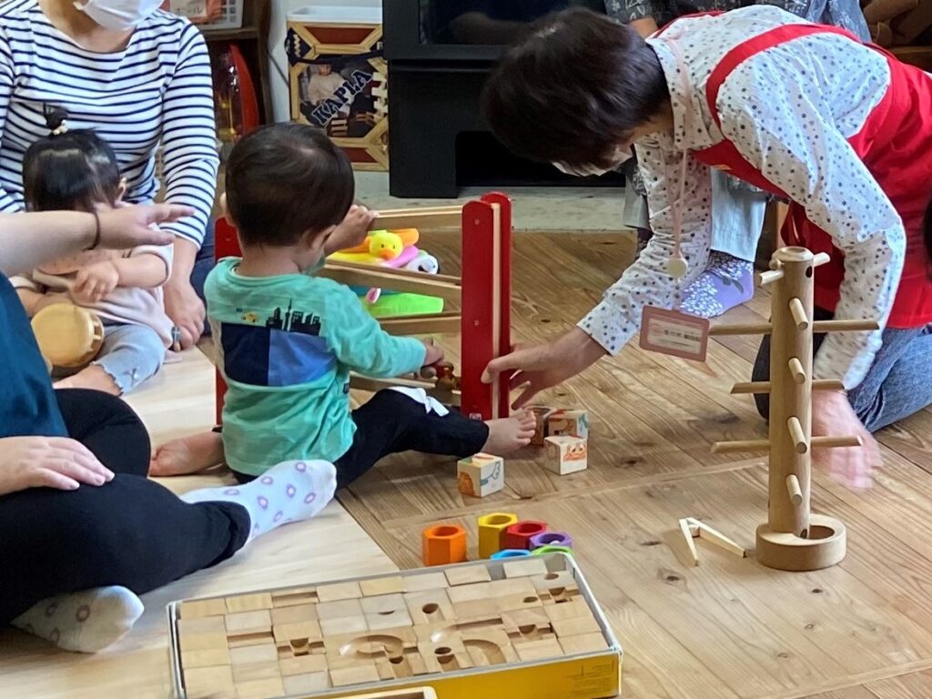 青梅　コミュニティテラスみらい館プラス　赤ちゃん木育おもちゃのひろば