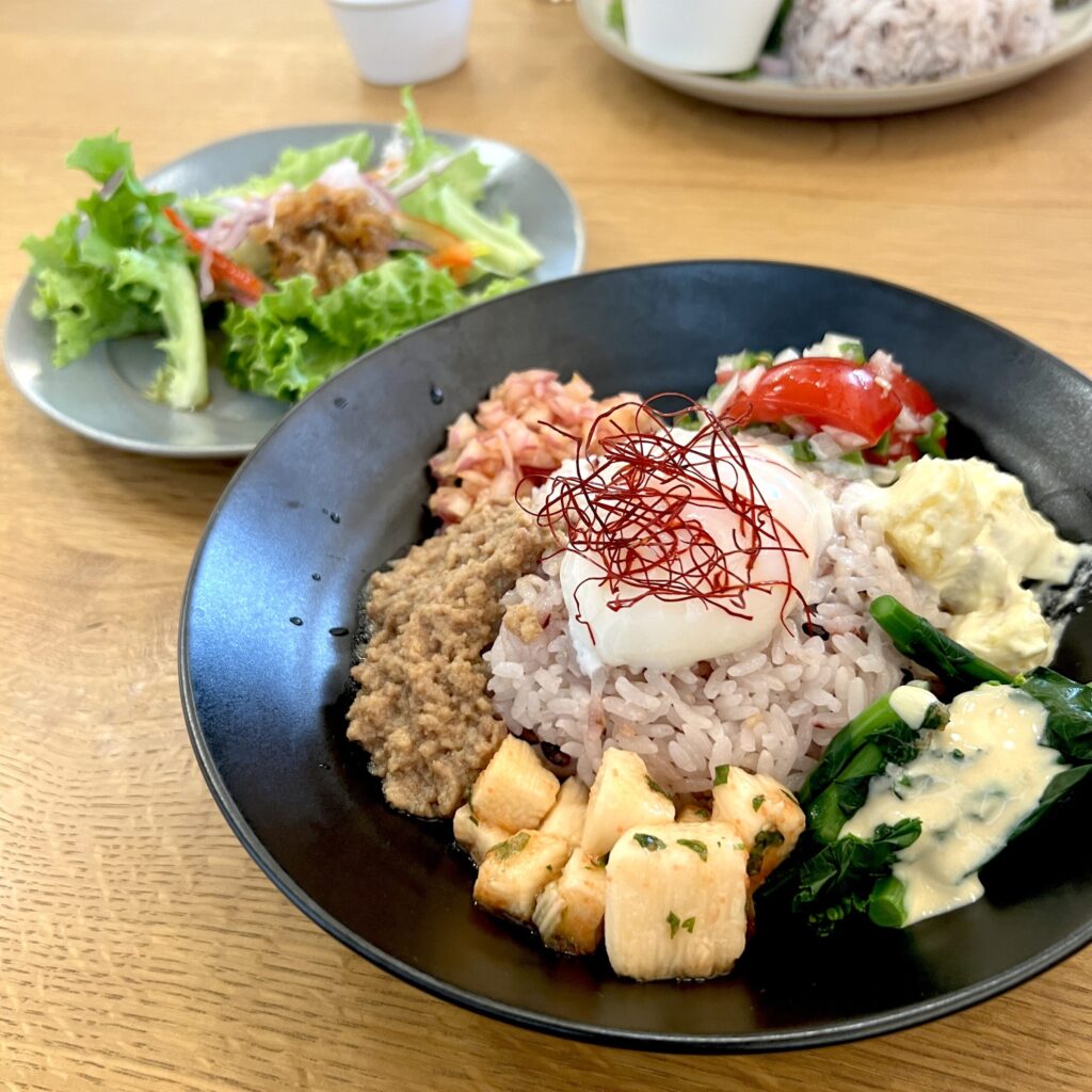 青梅 カフェトイロ ランチ 和風ビビンバ