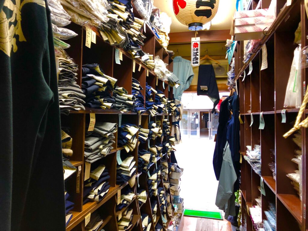 青梅 祭用品店 力屋 店内