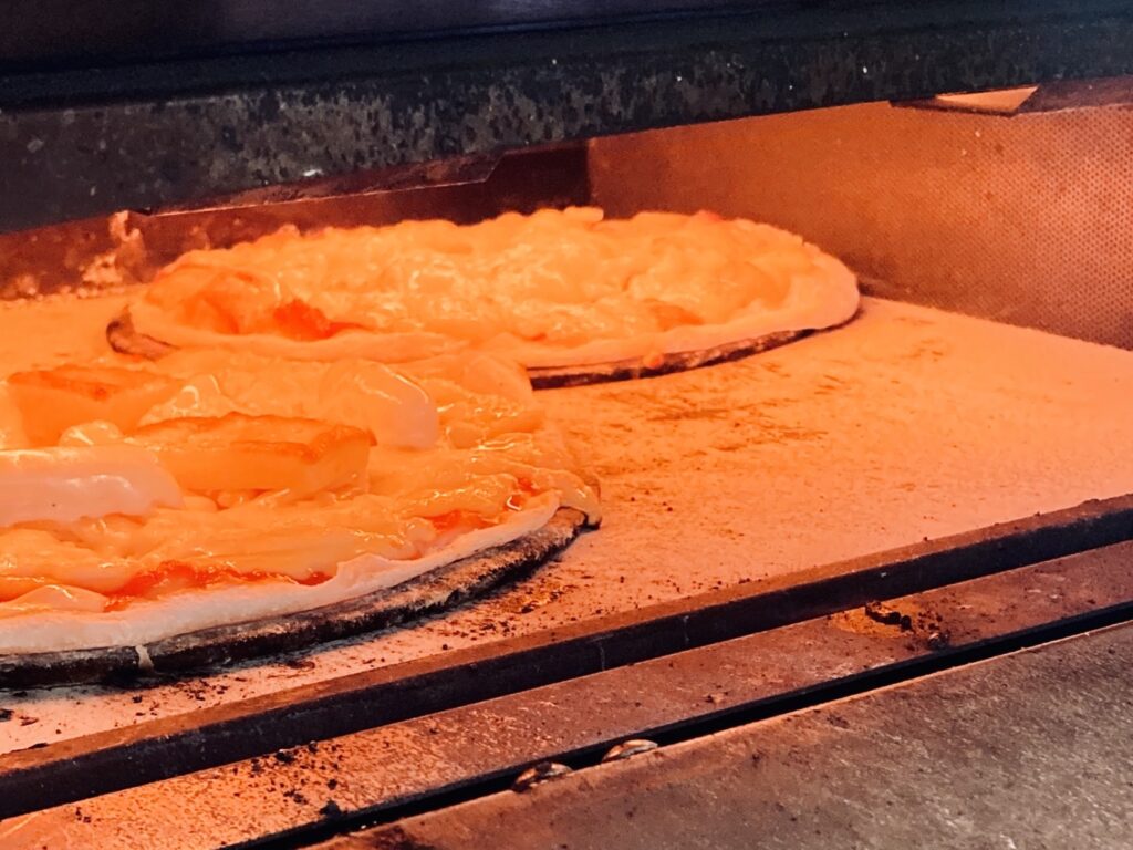 青梅 イタリアン ピザ パルファン 窯焼き