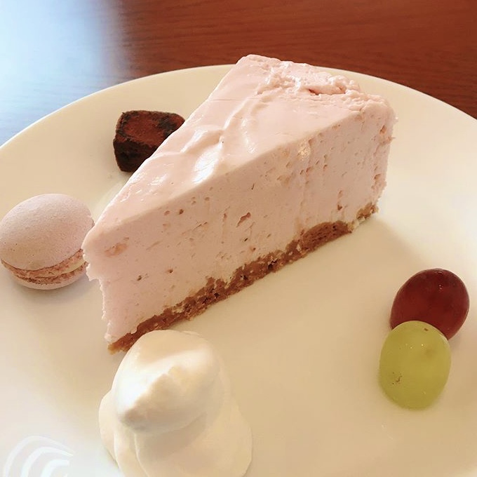 青梅　レストラン　シナモン　ケーキ　マカロン
