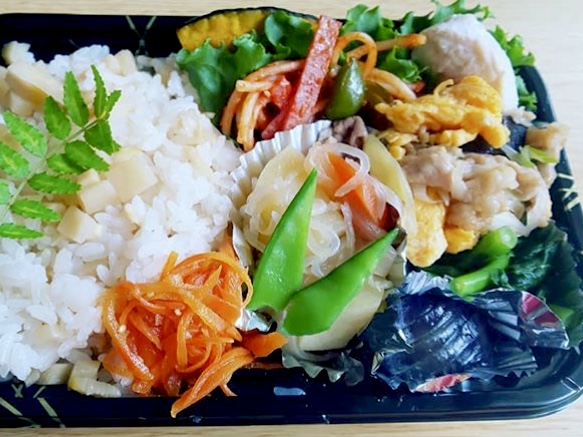 青梅　手打ちうどん　そば　日替わり弁当