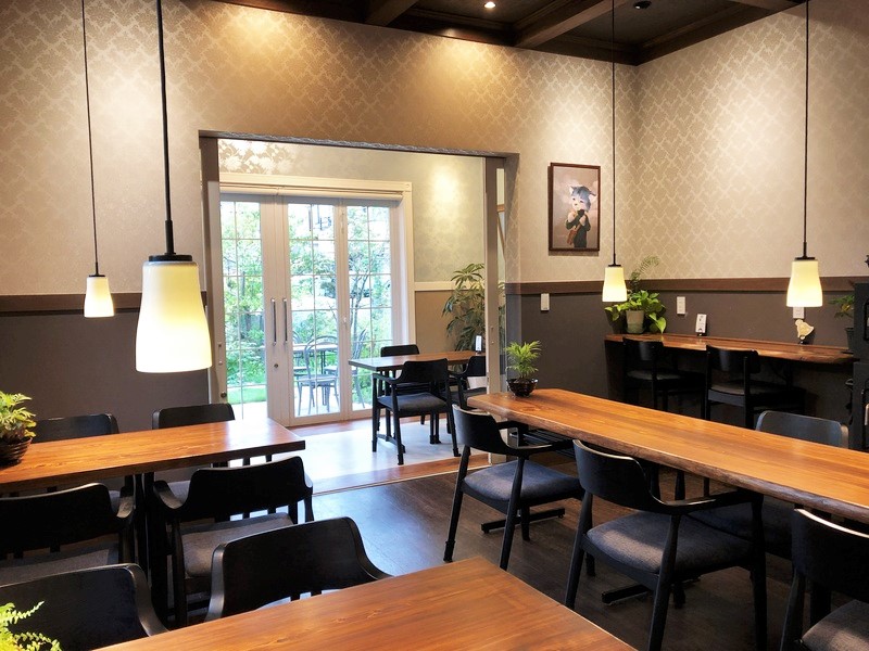 青梅 カフェ カフェアウェイク 内観 インテリア
