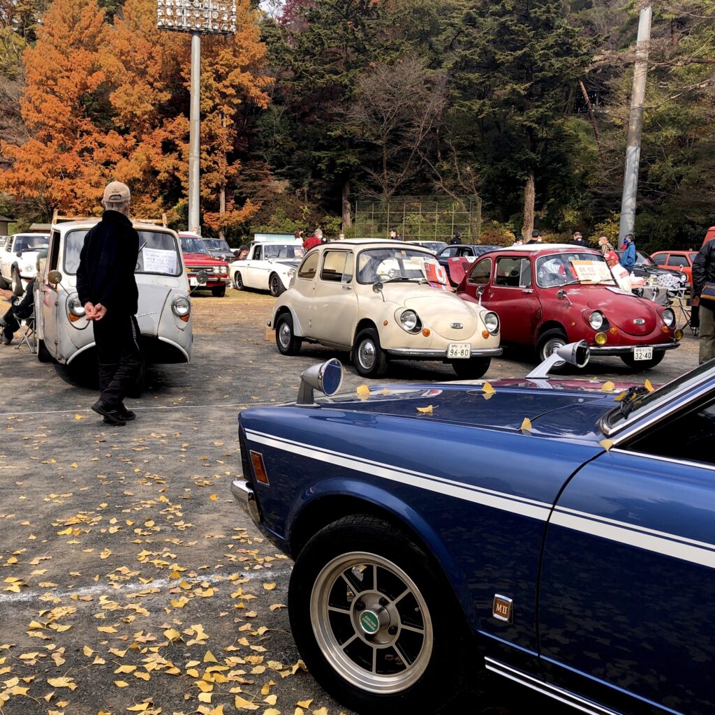 青梅宿アートフェス　昭和レトロ旧車展示