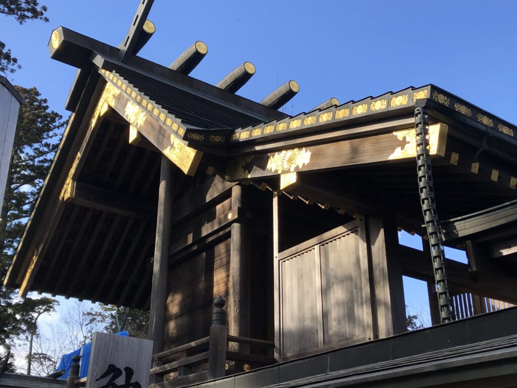 青梅 御岳山 武蔵御嶽神社 本殿外観 菊の御紋