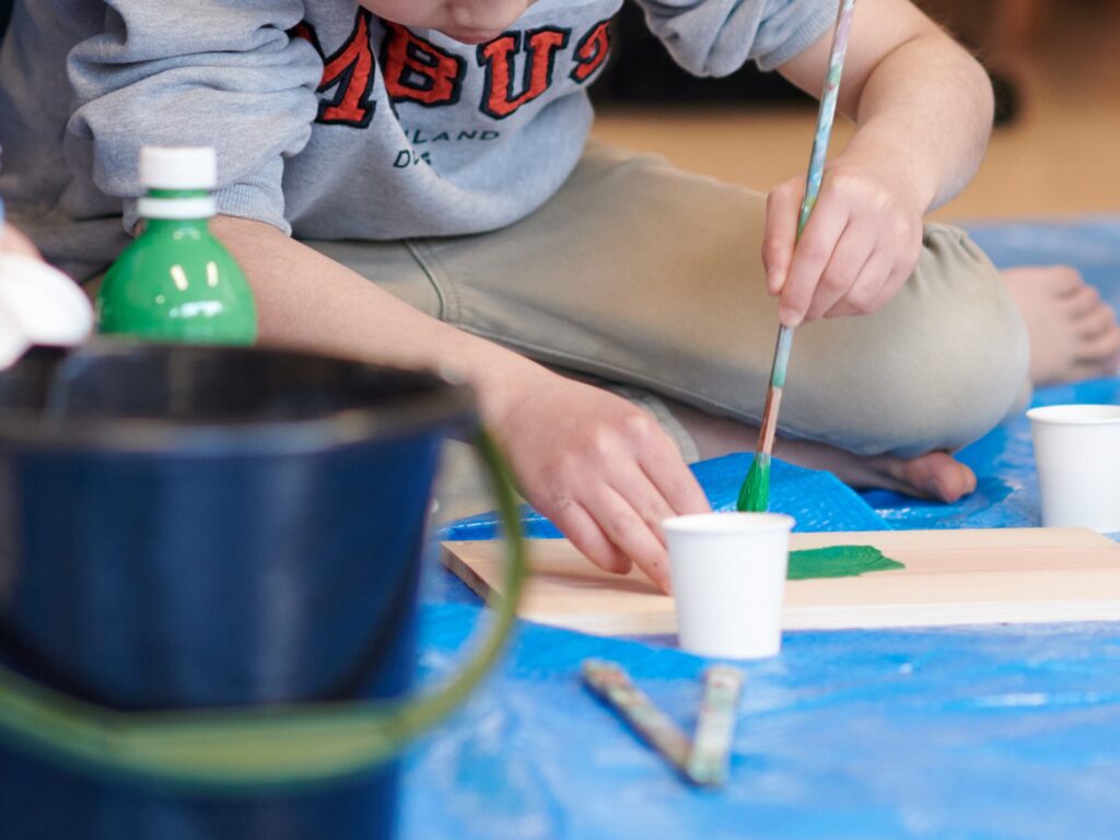 SHOGENワークショップ　こどもが絵を描く